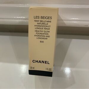 CHANEL Les Beiges B30 Foundation